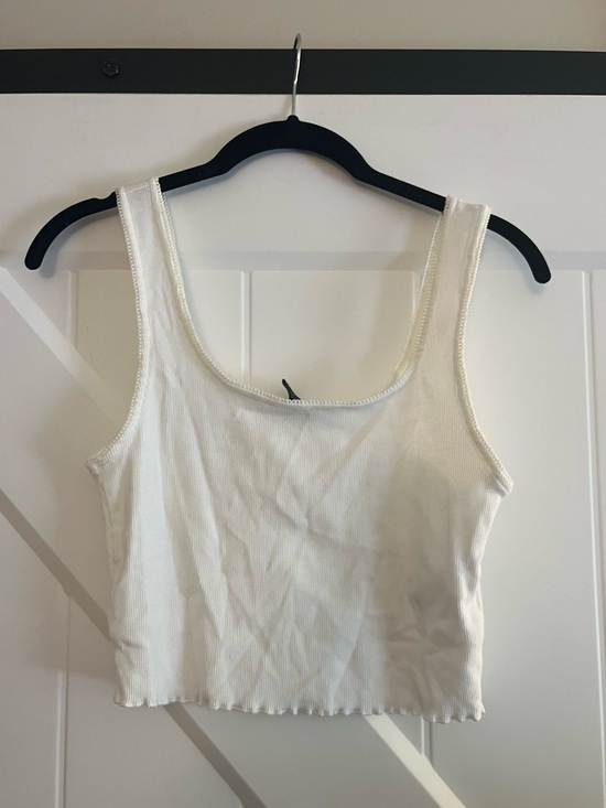 Forever 21 Tops - White Cropped Tank